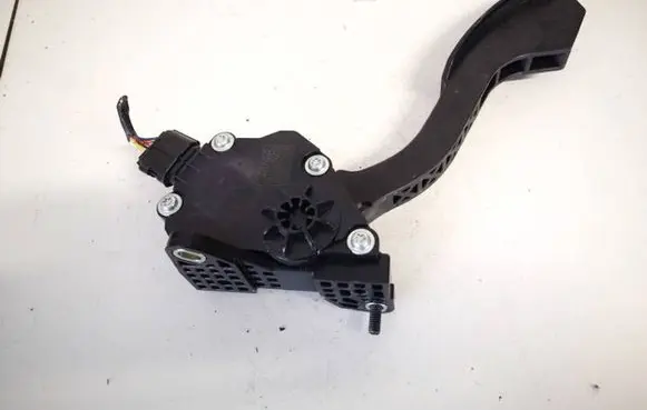 Toyota RAV 4 (XA30) Accelerator throttle pedal 7811042010 78110-42010