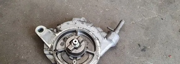 Toyota Auris E180 Vacuum pump