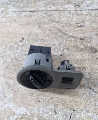 Skoda Octavia Mk1 (1U) Light switch