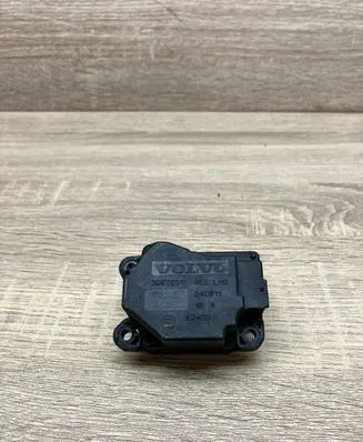 Volvo S60 Air flap motor/actuator 30676511