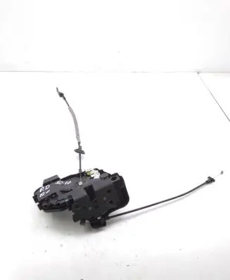 Volvo XC70 Front door lock 31253674