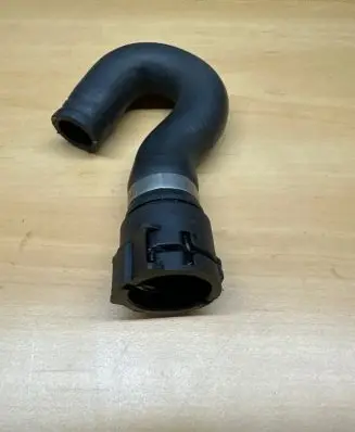 BMW 5 E60 E61 Engine coolant pipe/hose 113883106