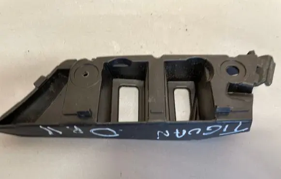 Volkswagen Tiguan Front bumper mounting bracket 5N0807184