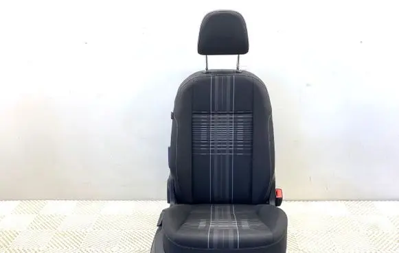 Volkswagen Golf VII Front passenger seat 