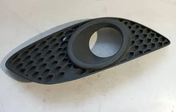 Opel Zafira B Front bumper lower grill 13247323