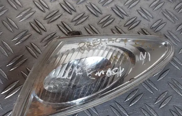 Mazda Premacy Front indicator light