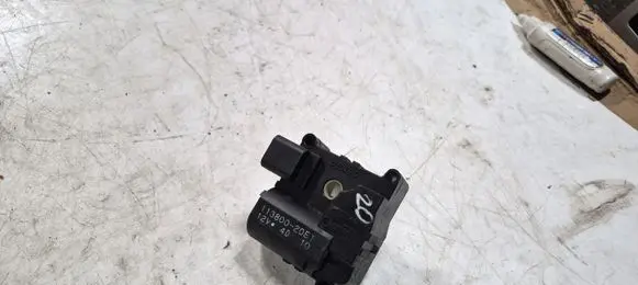 Toyota Corolla Verso E121 Air flap motor/actuator 1138002051