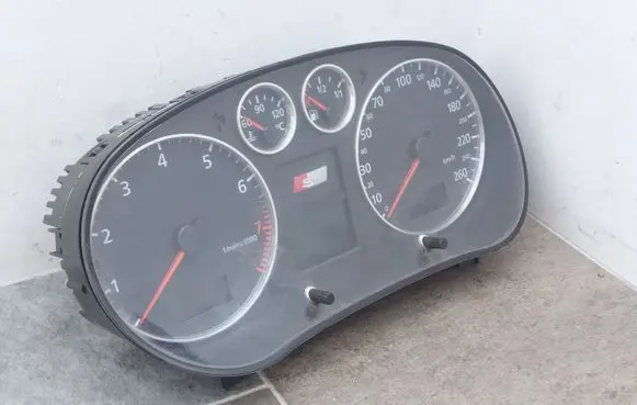 Audi A3 S3 8L Speedometer (instrument cluster) 8L0920900AX