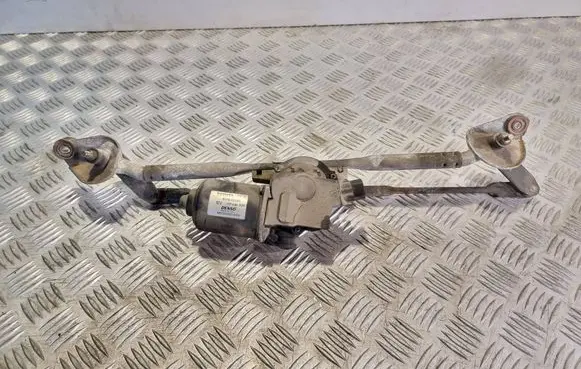 Front wiper linkage and motor