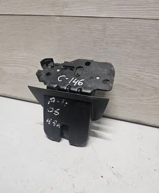 Audi A3 S3 A3 Sportback 8P Tailgate/trunk/boot lock/catch/latch 8P4827505B