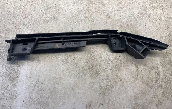 Front bumper mounting bracket