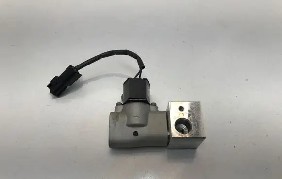 Mazda MX-30 Air conditioning (A/C) expansion valve 4433101570