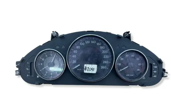 Mercedes-Benz CLS C219 Speedometer (instrument cluster) A2195401311