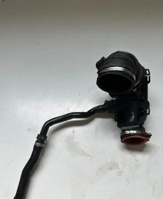 Mercedes-Benz GLC C253 Turbo air intake inlet pipe/hose A6510903542