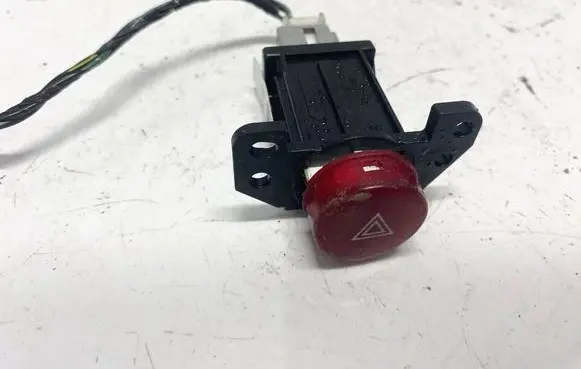 Mitsubishi Outlander Hazard light switch