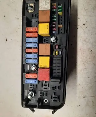 Opel Signum Fuse module 13172979 087140 11EE7W