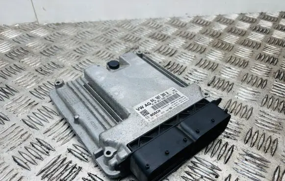 Volkswagen PASSAT B8 Engine control unit/module 04L907309R 0281031066