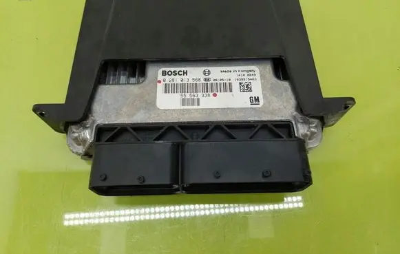 Saab 9-5 Engine control unit/module 0281013568