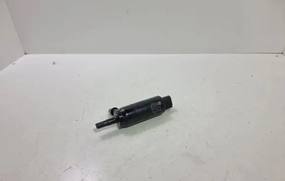 BMW 5 F10 F11 Headlight washer pump 721779202 7217792 3323525