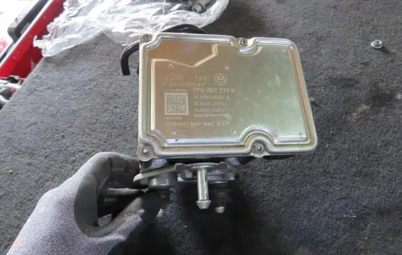 Volkswagen Touareg II ABS Pump 7P0614517K