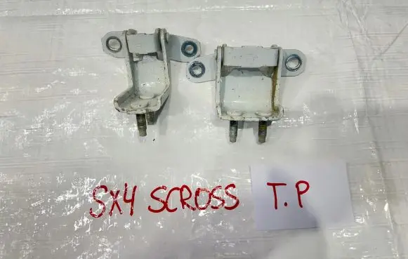 Suzuki SX4 S-Cross Rear door hinge set 