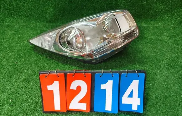 KIA Venga Headlight/headlamp 030125720200 921021P000 1P92102000