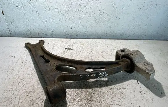 Skoda Octavia Mk2 (1Z) Front lower control arm/wishbone