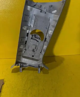 Peugeot 308 (B) pillar trim (top) 9656760880