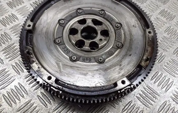 Volkswagen PASSAT B6 Dual mass flywheel 