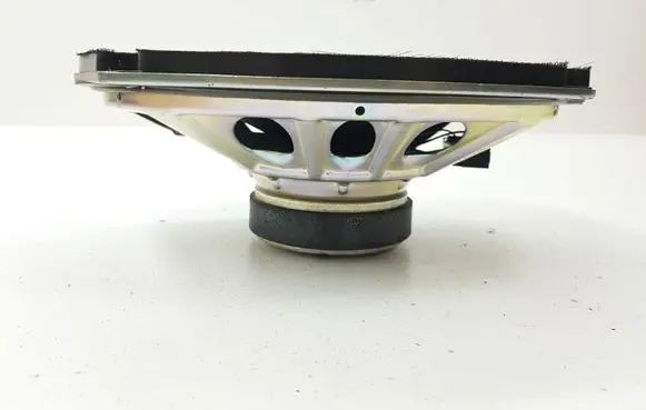 Chrysler 300 - 300C Front door speaker P05059063AC