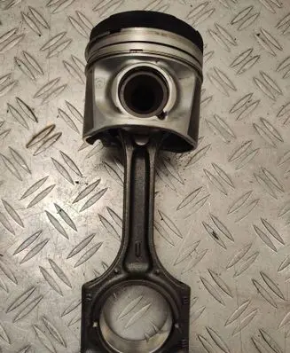 Volvo V60 Piston with connecting rod 81l123