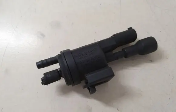 Mercedes-Benz E W212 Valve vacuum 0025401497
