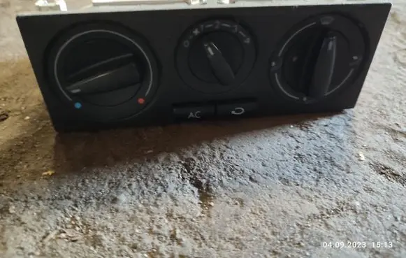 Volkswagen Golf IV Climate control unit 1J0820045F