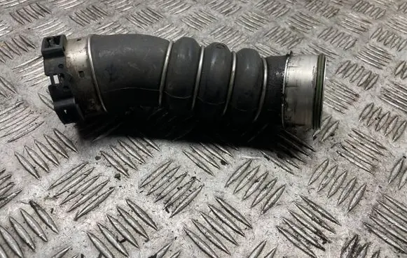 BMW 1 E81 E87 Intercooler hose/pipe 7797480