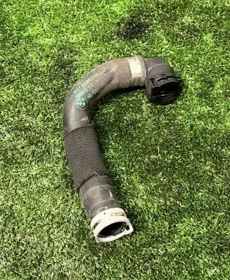 BMW X5 G05 Engine coolant pipe/hose 9398818