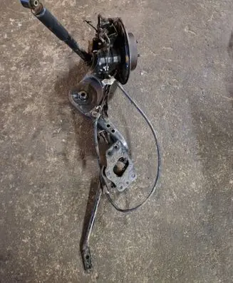 Nissan Qashqai Rear wheel hub spindle/knuckle 
