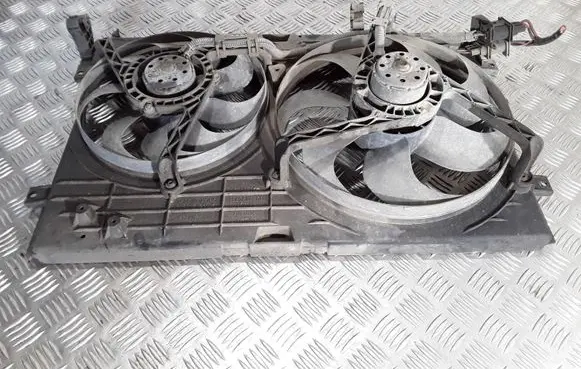 Volkswagen Touran I Radiator cooling fan shroud