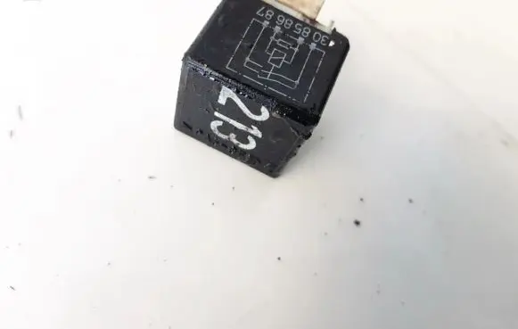 Audi A6 S6 C4 4A Other relay 443951253j 30858687