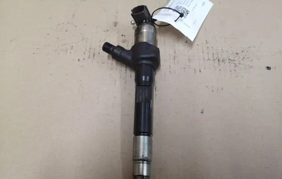 Fuel injector