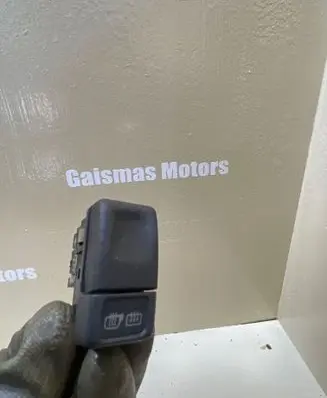 Volvo V70 Windscreen/window heater switch 9162952