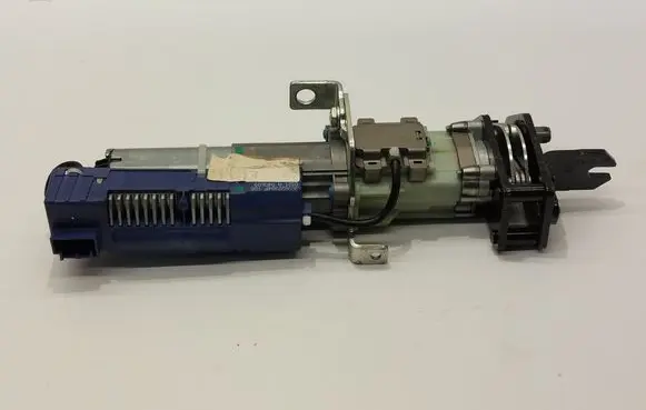 Volkswagen PASSAT B6 Tailgate/trunk/boot lift motor 3C9827384F