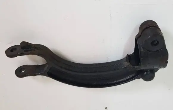 Audi A5 8T 8F Front shock absorber mounting bracket 8K0413
