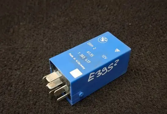 BMW 5 E39 Other relay DRM2 1383417 6135