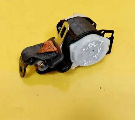 Mitsubishi Colt Rear seatbelt 0425044