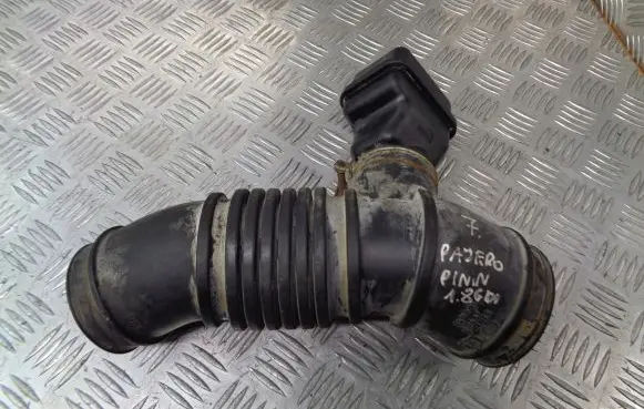 Mitsubishi Pajero Pinin Air intake hose/pipe MR497042