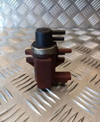 Citroen Berlingo Turbo solenoid valve 9652570180 70096803 08T093
