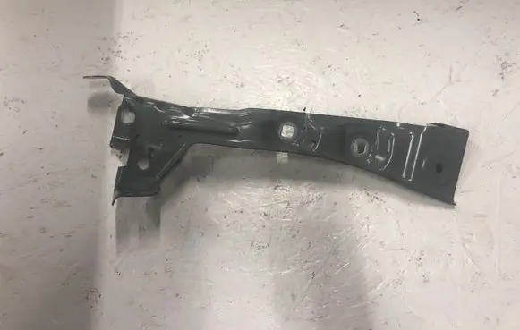 BMW 1 F70 Fender mounting bracket 8450377 41007450379