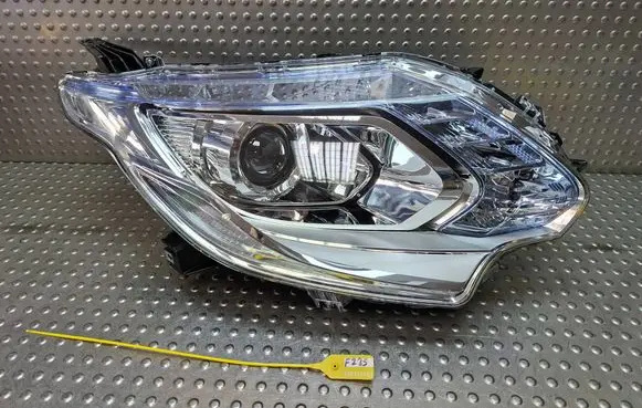 Mitsubishi L200 Headlight/headlamp 6000611197