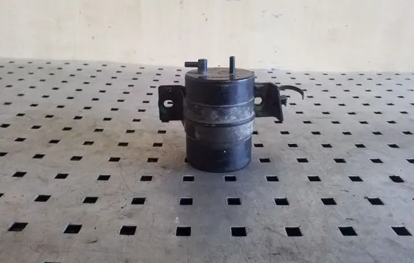 Vacuum air tank