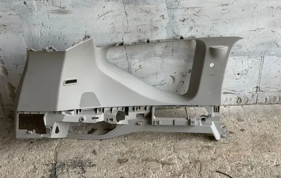 (D)pillar trim (top)